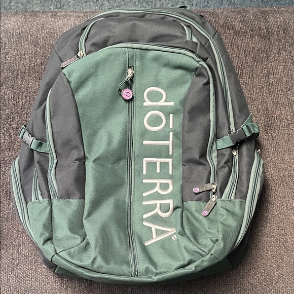 doTERRA Forest Green Men\'s Backpack